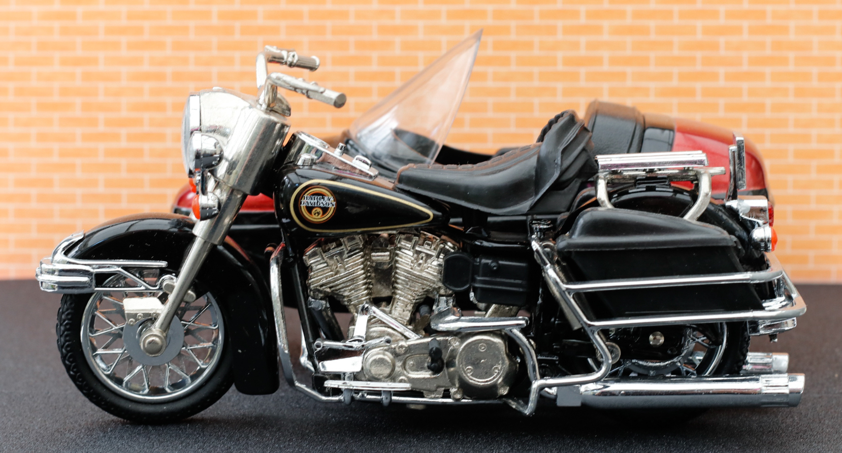 Matchbox 1-15 HD Electraglide Sidecar